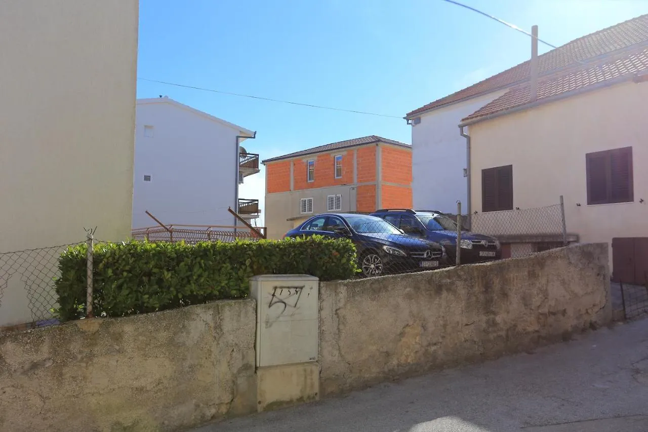 Apartments With A Parking Space Split - 11518 Croatia